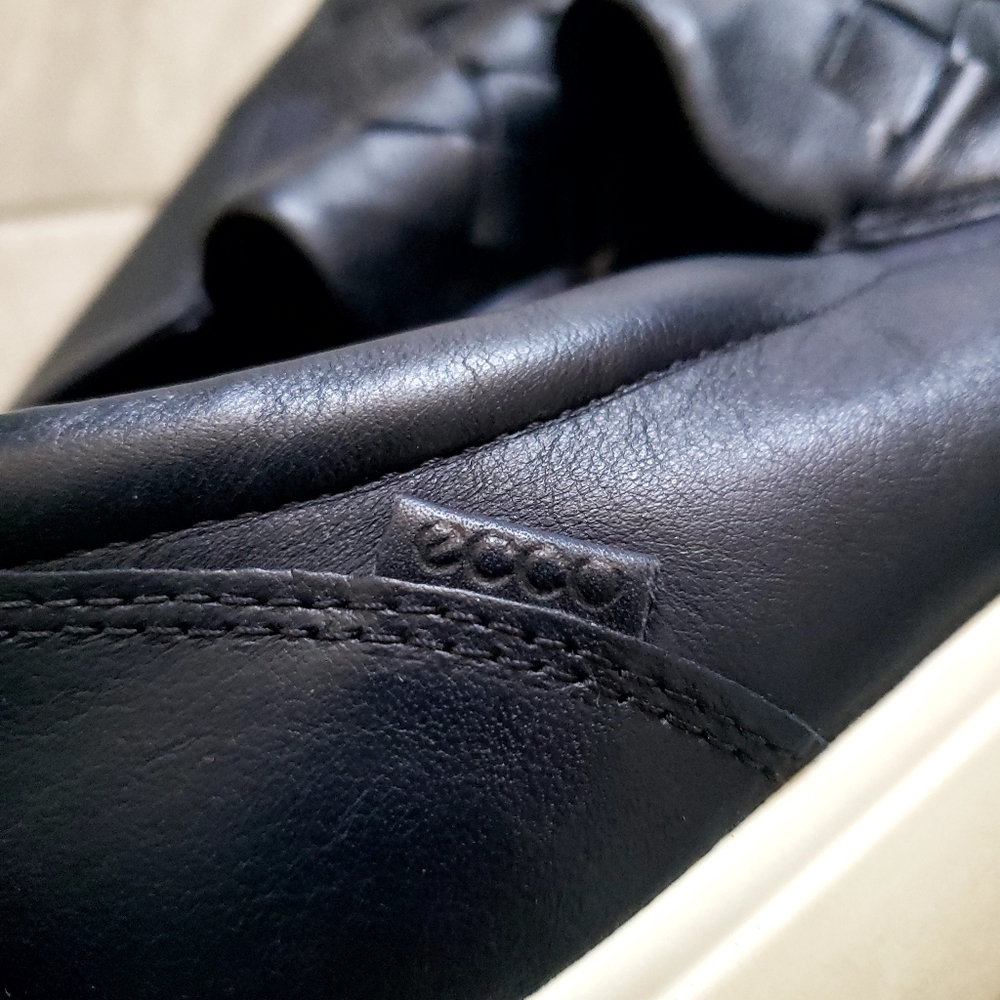 EUC ECCO Soft Leather Woven Slip-On Sneakers - Picture 10 of 11